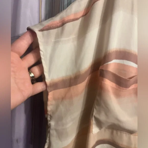 Torrid Georgette 3 3x PInk Watercolor Print Top Vneck Short Sleeve Lightweight - Picture 5 of 9